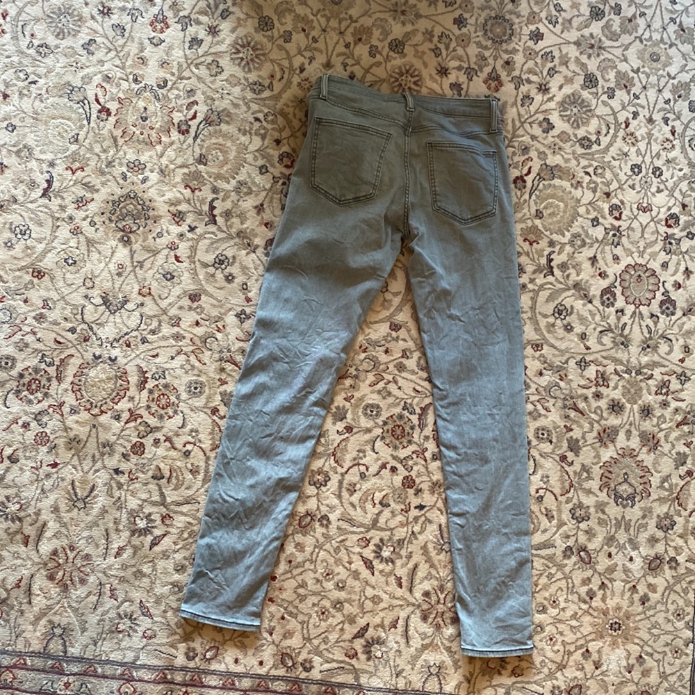 GREY UNIQLO JEANS - Picture 3 of 3